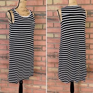 Madison Black and White Sleeveless Dress Size S